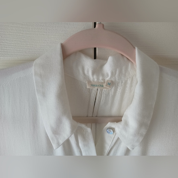 Chic White Ruffled Blouse - Picture 3 of 3